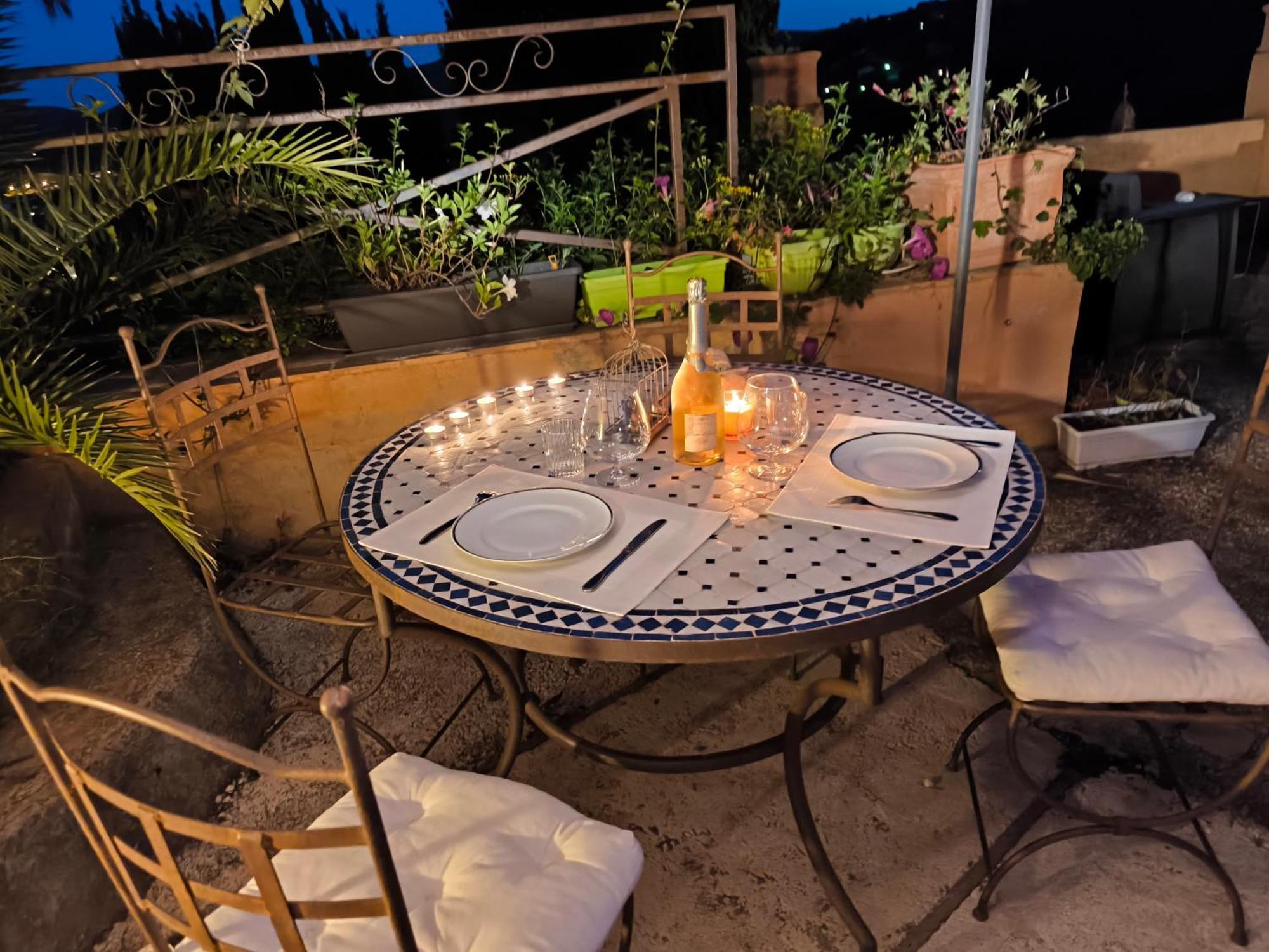 Love-Room Discret 40 M2 Bormes Les Mimosas Village Avec Terrasse Exteriör bild