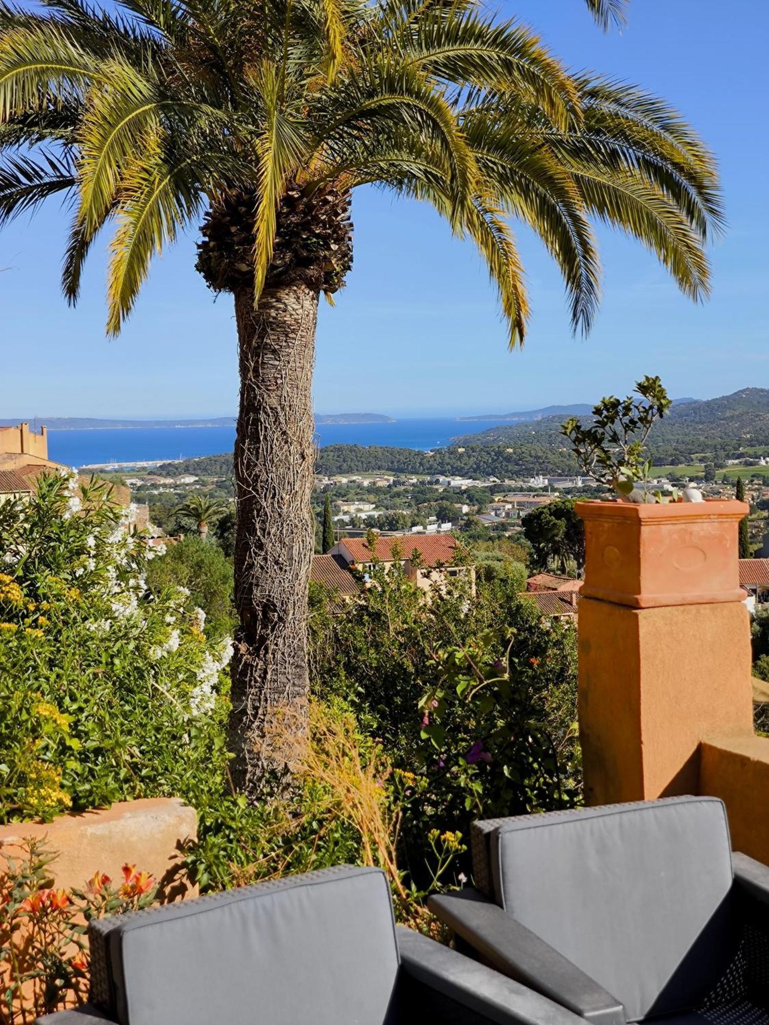 Love-Room Discret 40 M2 Bormes Les Mimosas Village Avec Terrasse Exteriör bild