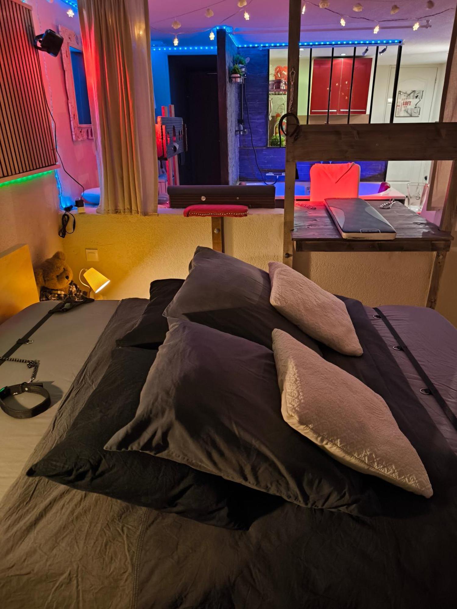 Love-Room Discret 40 M2 Bormes Les Mimosas Village Avec Terrasse Exteriör bild