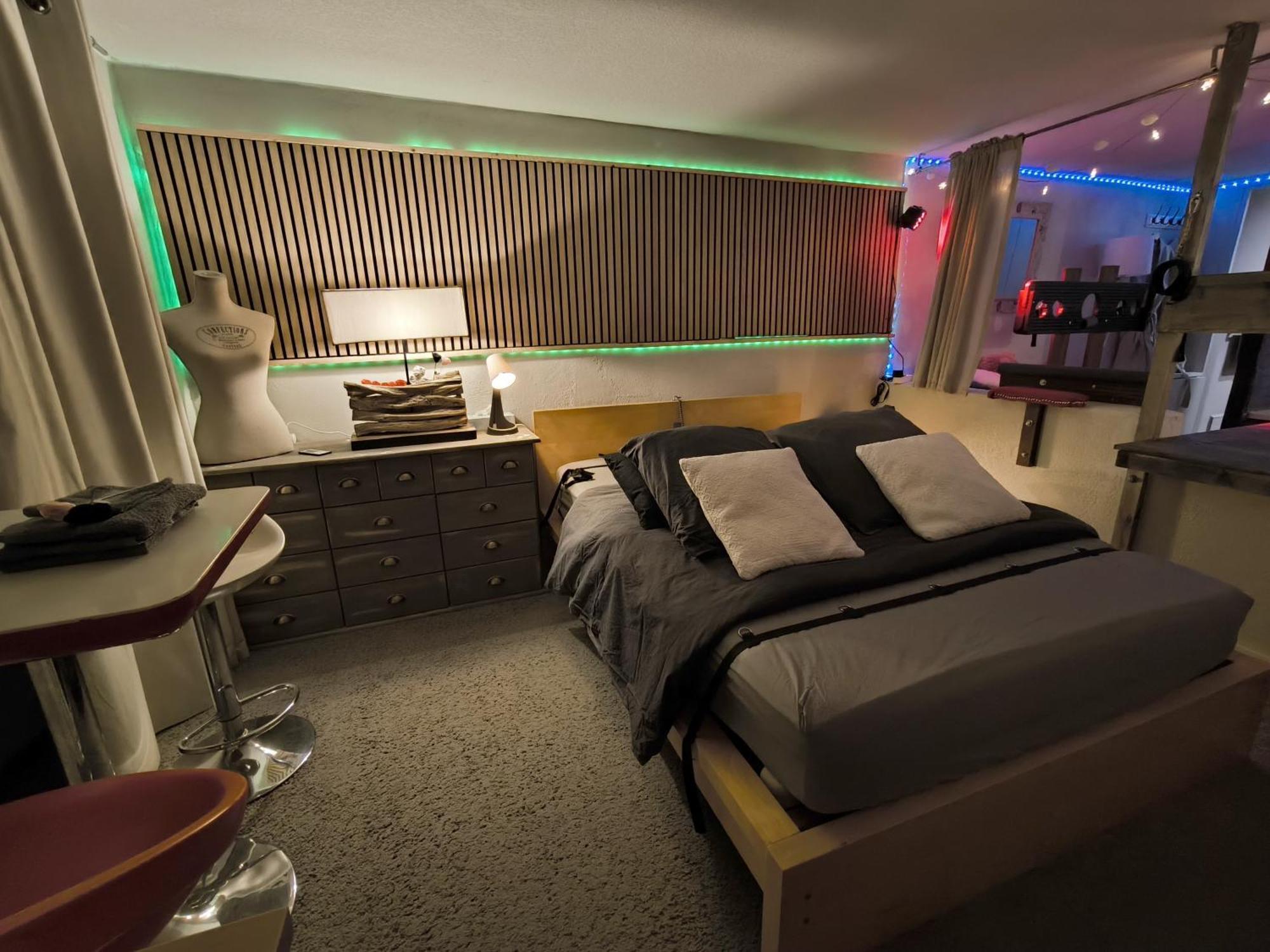 Love-Room Discret 40 M2 Bormes Les Mimosas Village Avec Terrasse Exteriör bild