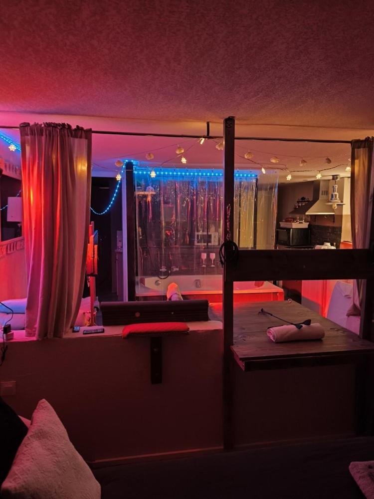 Love-Room Discret 40 M2 Bormes Les Mimosas Village Avec Terrasse Exteriör bild