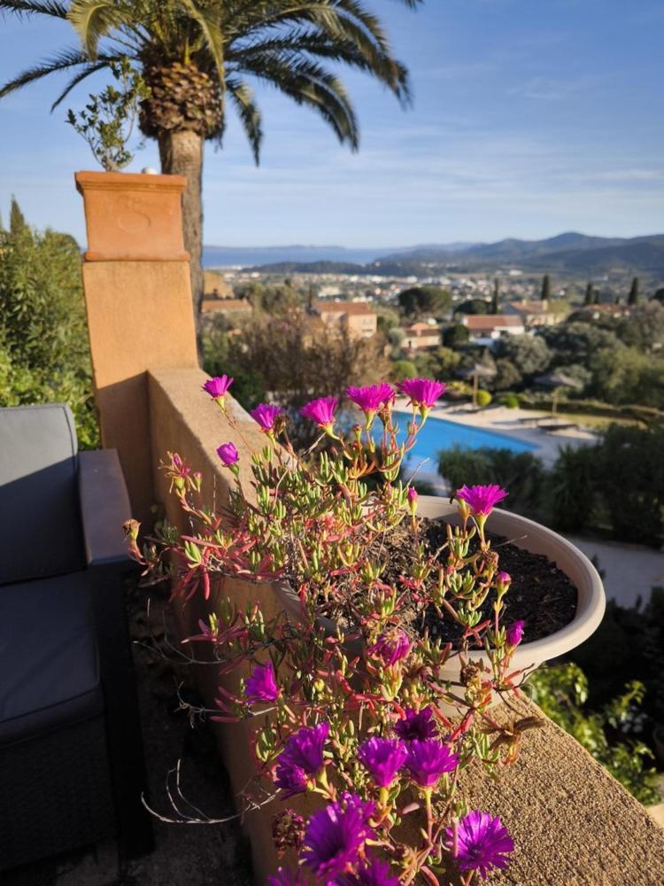 Love-Room Discret 40 M2 Bormes Les Mimosas Village Avec Terrasse Exteriör bild